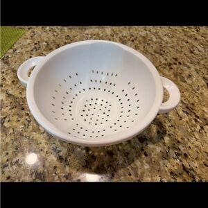 FREE with any additional purchase/ White Plastic Colander